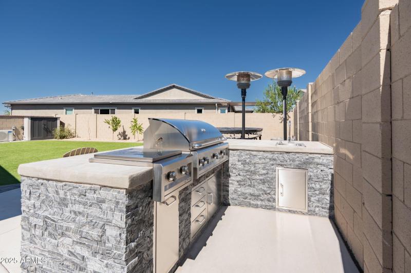 outdoor kitchen