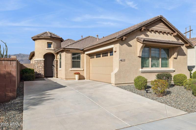 2-web-or-mls-11738-e-chevelon-trail