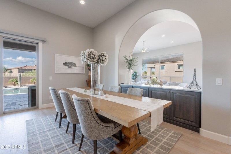 Luxurious Dining Space