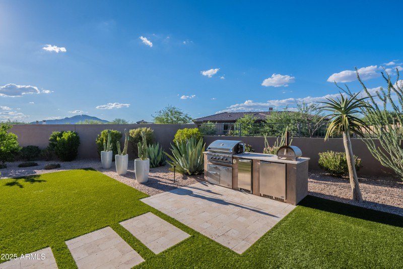 Outdoor Kitchen & Views