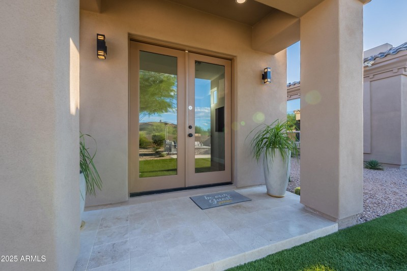 Inviting Guesthouse Entry