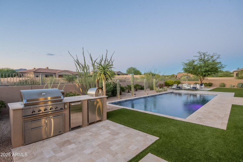 Desert Dining & Poolside Perfection