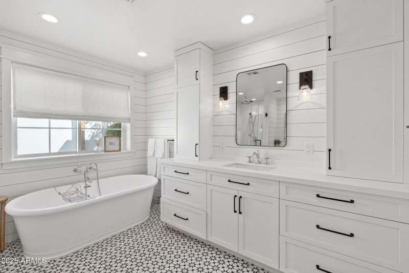 Separate Soaking Tub