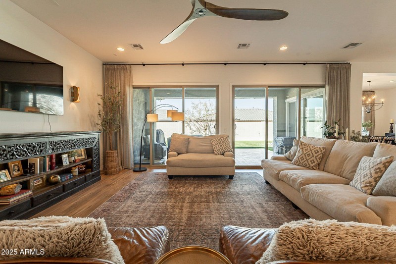 15-web-or-mls-Stroobe-15