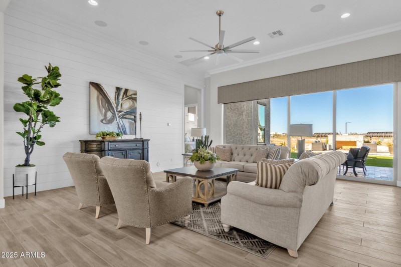 10-web-or-mls-3649-n-58th-st-artisan-mod