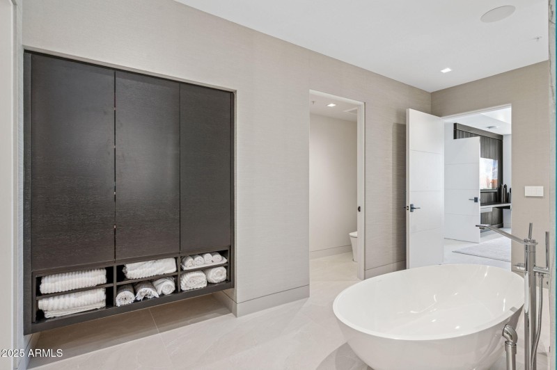 Ensuite Storage