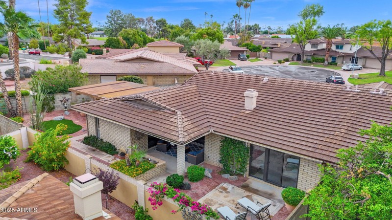 Wrap around yard and cul de sac