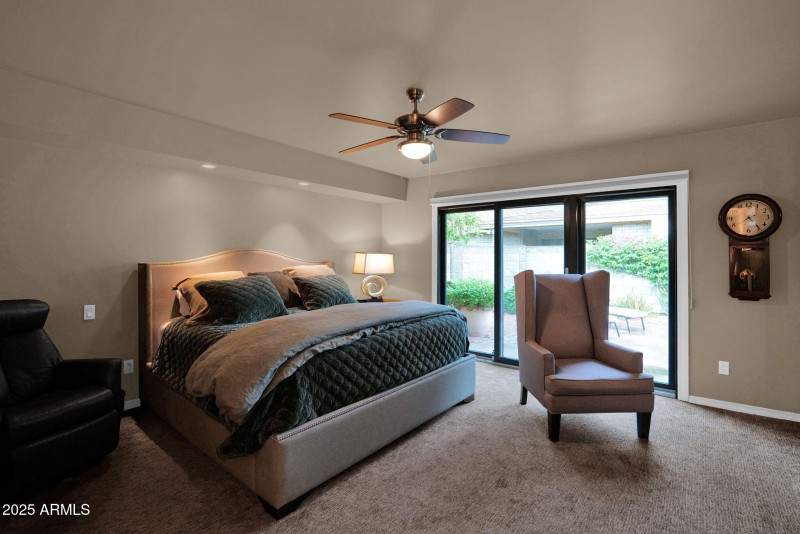 Primary suite with Slider to pri