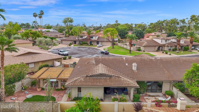 Lovely Private yard on Cul de sac lot