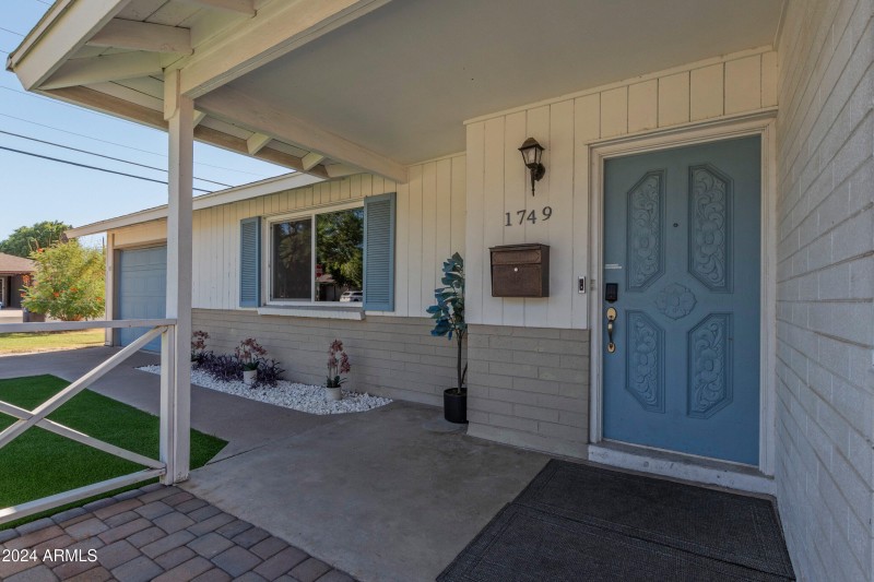 1749 East Medlock Drive-print-003-002-fr