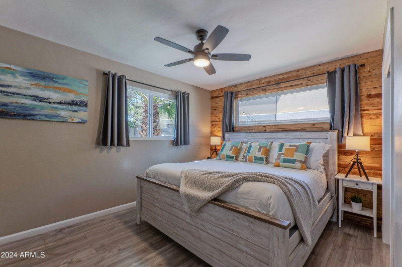 1749 East Medlock Drive-print-016-034-ma