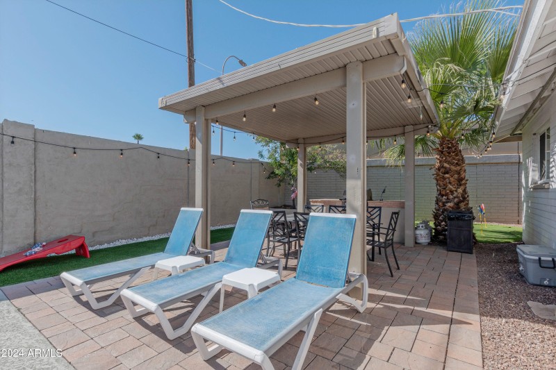 1749 East Medlock Drive-print-030-027-ga