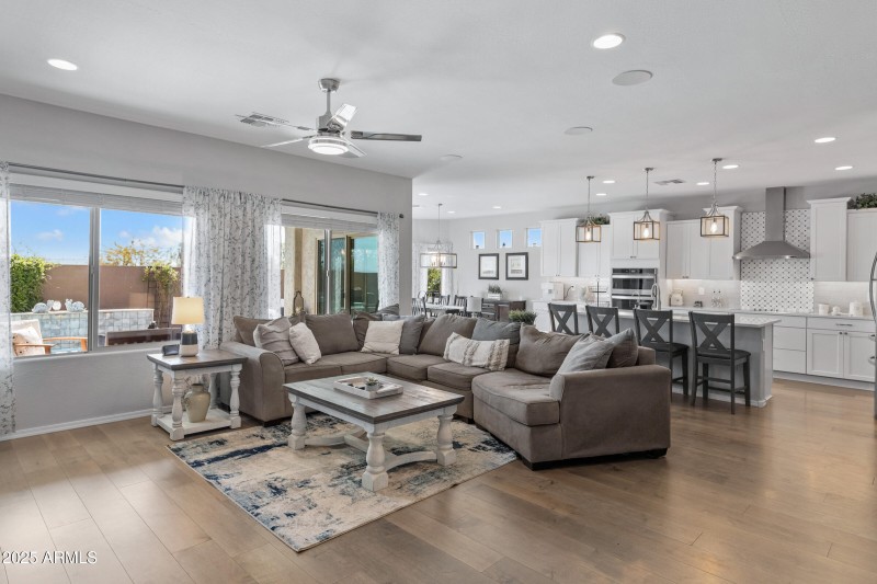 6703 W Springfield Wy-10