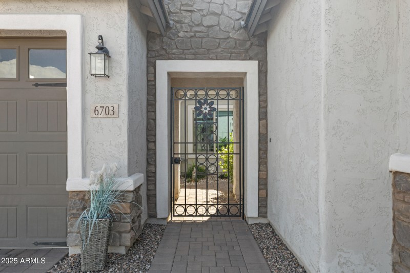 6703 W Springfield Wy-4