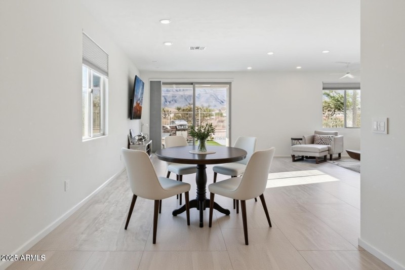 11738 E Chevelon Dining