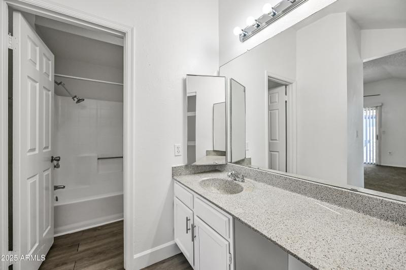 22-1331WBR219-ocupix