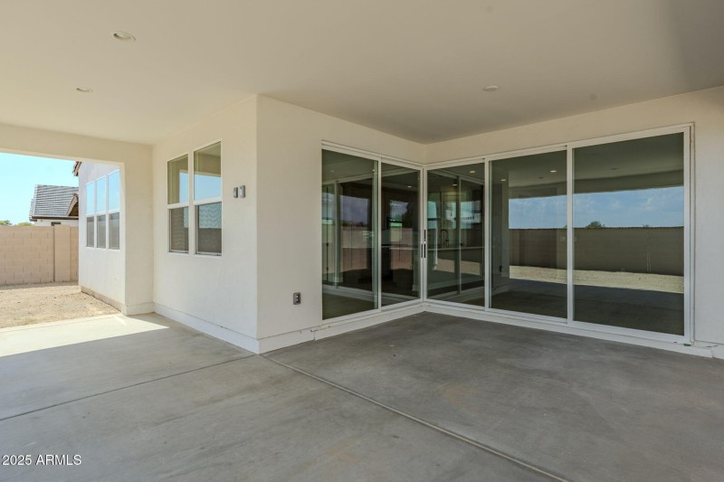 Covered Patio W Sliding Glass Door