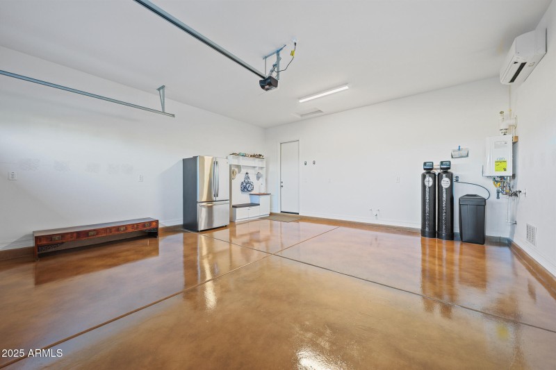 Garage w finished flooring