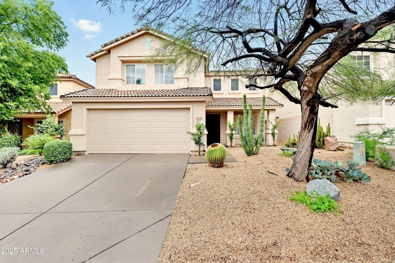 SOLAR PANELS ! LOW APS/PHX WATER!