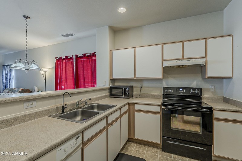 15-web-or-mls-6th Ave-15