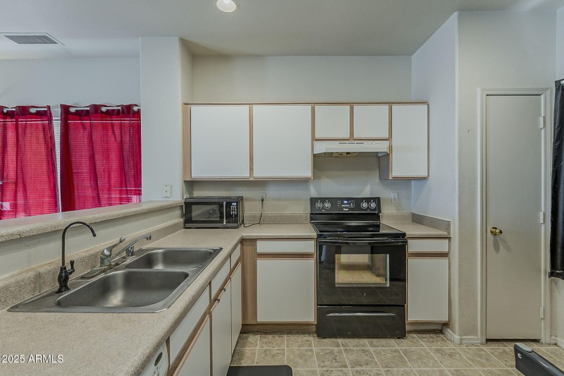 16-web-or-mls-6th Ave-16