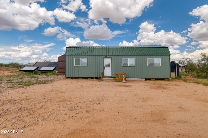 072043-8127 East Chippewa Street