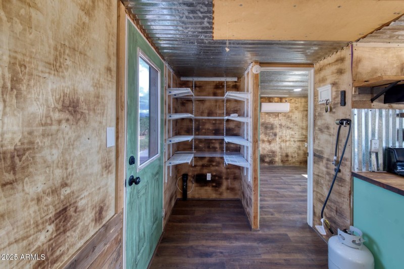 082113-8127 East Chippewa Street