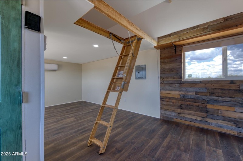 082218-8127 East Chippewa Street