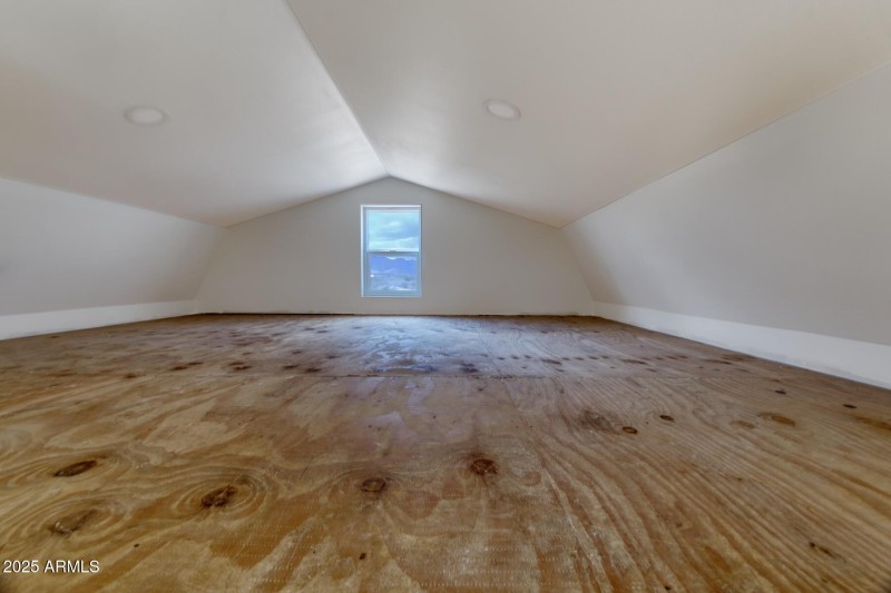 082228-8127 East Chippewa Street