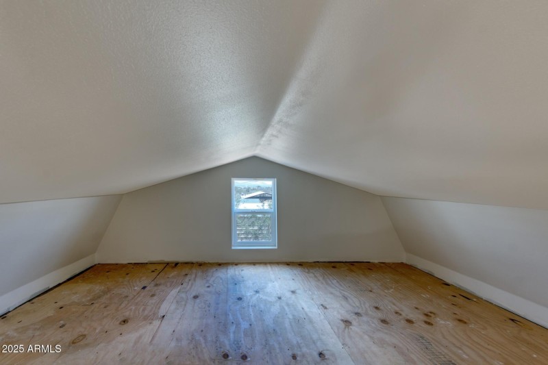 082258-8127 East Chippewa Street