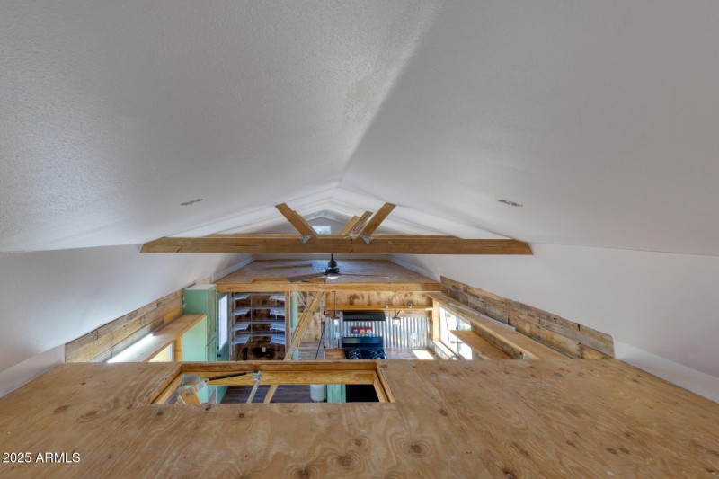 082243-8127 East Chippewa Street