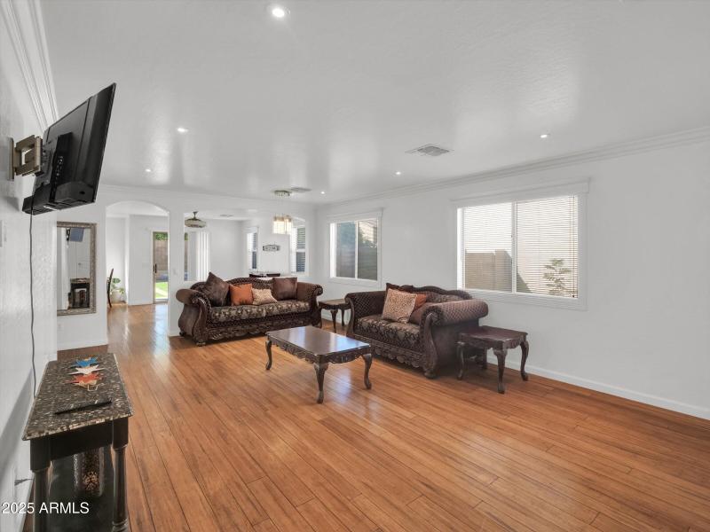 05-10911 W Meadowbrook Avenue-5