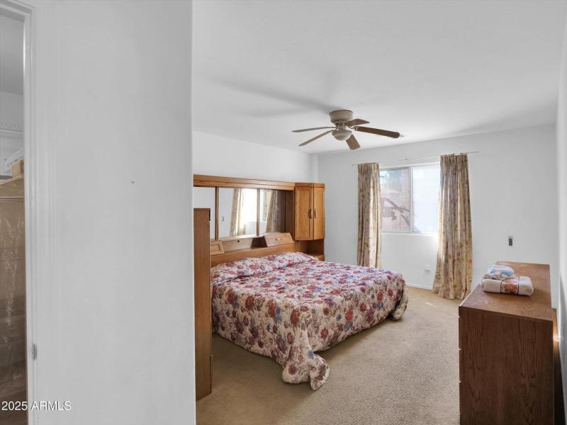 20-10911 W Meadowbrook Avenue-20