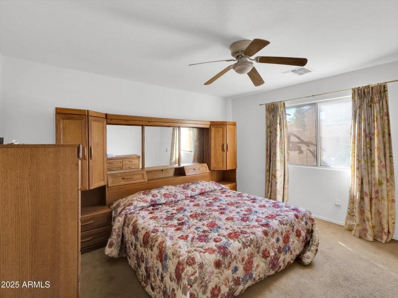 21-10911 W Meadowbrook Avenue-21