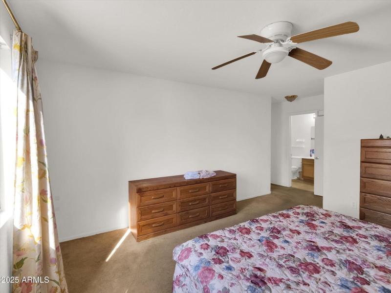 23-10911 W Meadowbrook Avenue-23