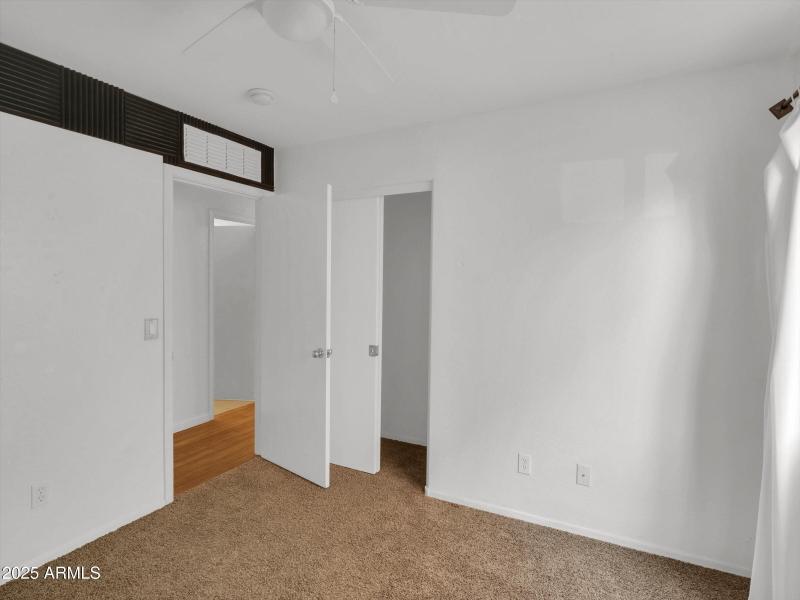 28-10911 W Meadowbrook Avenue-28