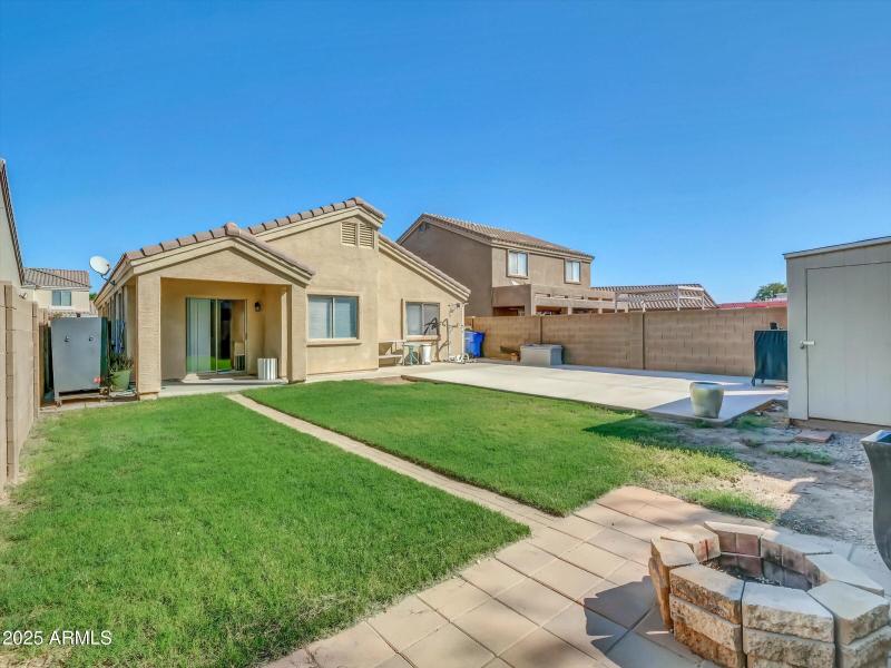 38-10911 W Meadowbrook Avenue-38