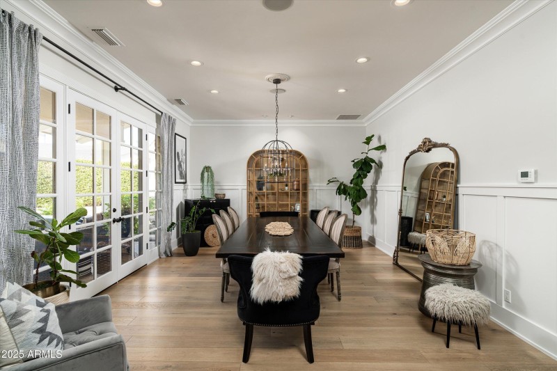 6113 E Calle Del Norte