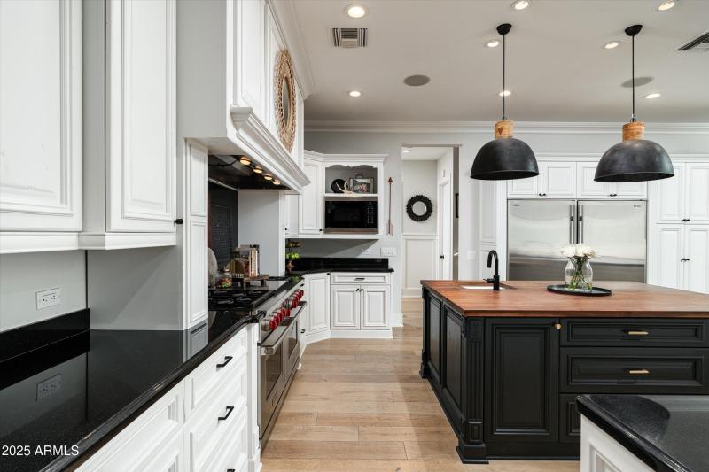 6113 E Calle Del Norte