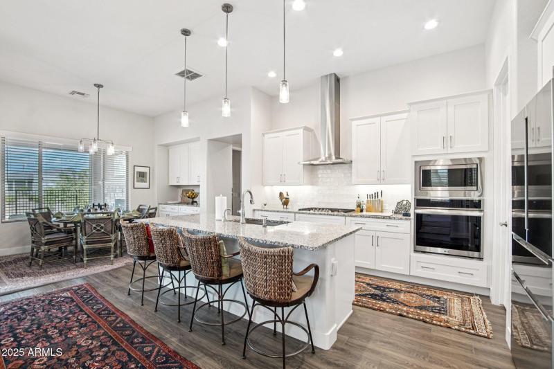 11-web-or-mls-W Fairmount Ave-S2809-010