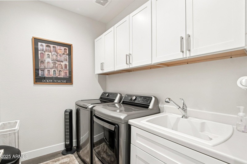 15-web-or-mls-W Fairmount Ave-S2809-014