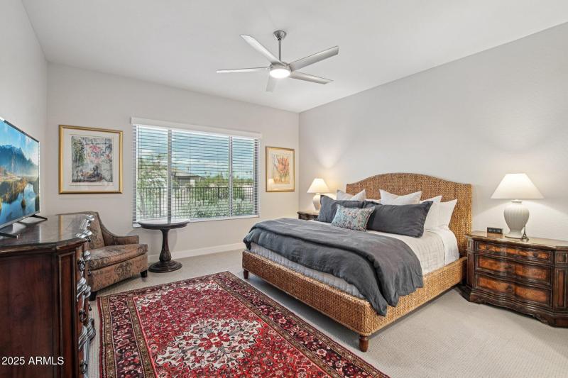 22-web-or-mls-W Fairmount Ave-S2809-021