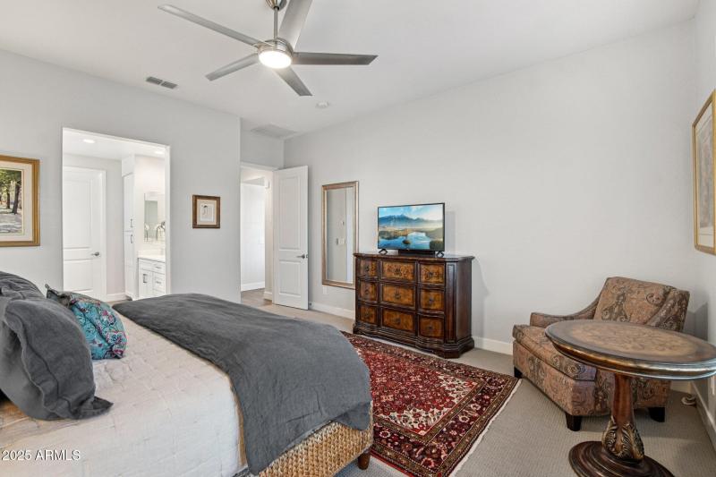 23-web-or-mls-W Fairmount Ave-S2809-022