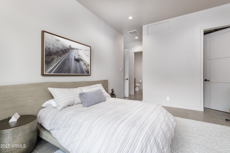 109 Summit Way Guest Bed 1 Reverse