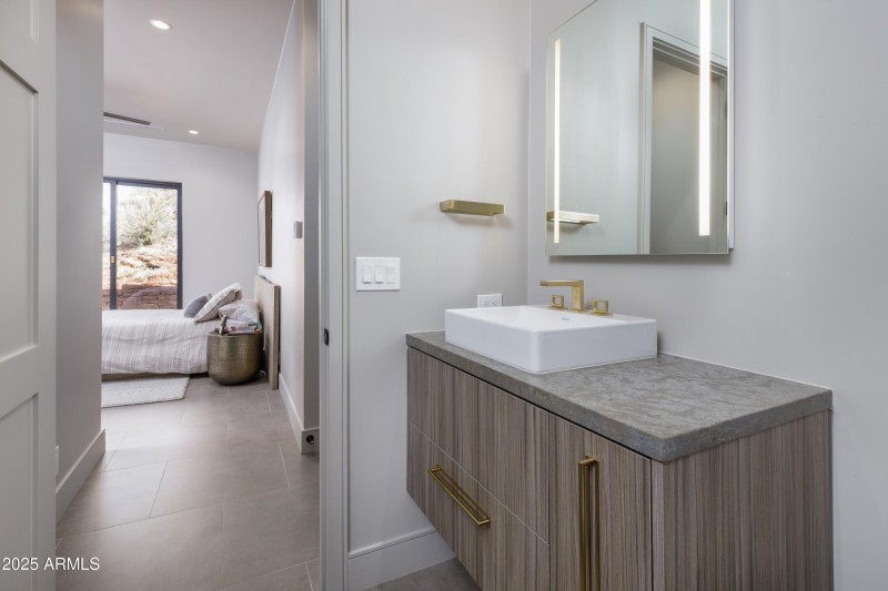 109 Summit Way Guest Bed 1 Bathroom