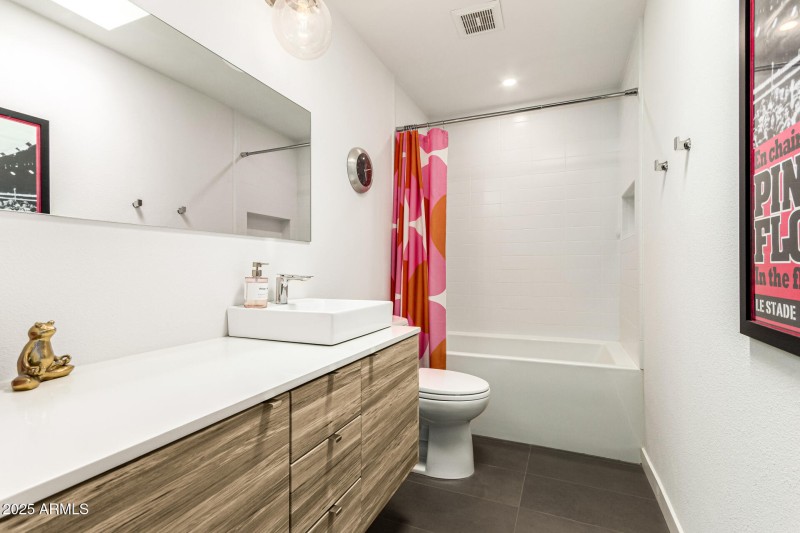 Modern Secondary Bath with Soaking Tub