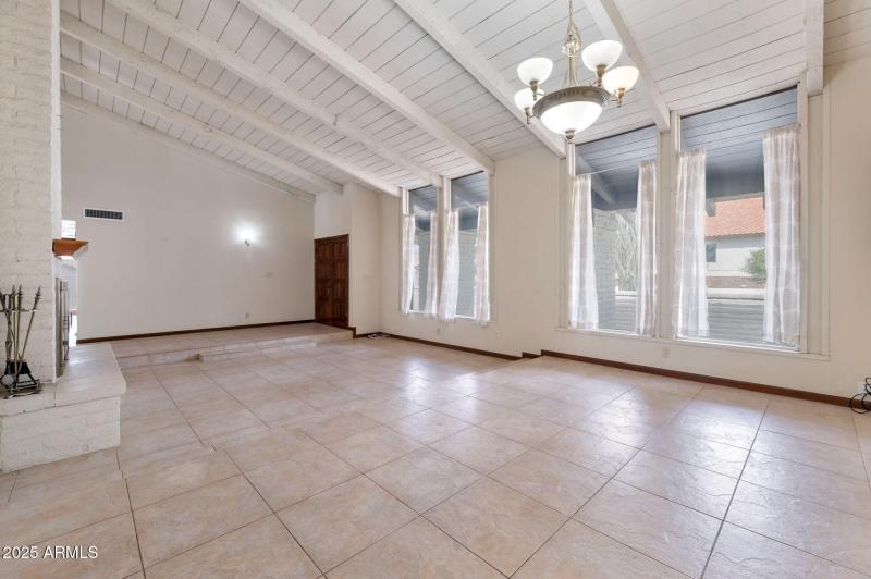 Dining Room & Living Room 4