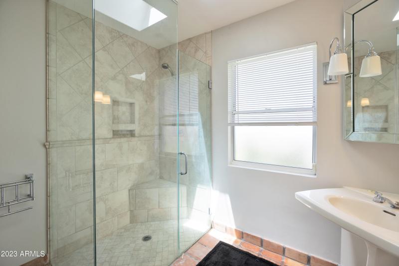 Ensuite Guest Room Bath