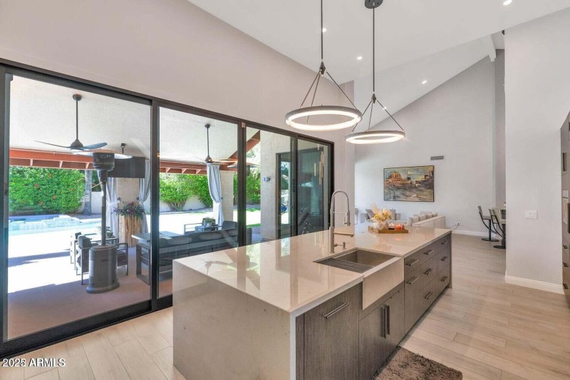 20221114213735772513000000-o