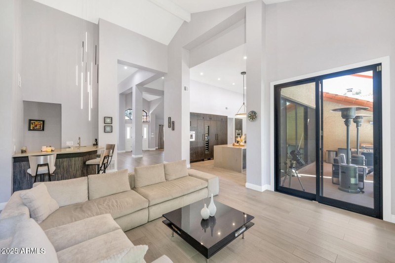 20221114213741514513000000-o